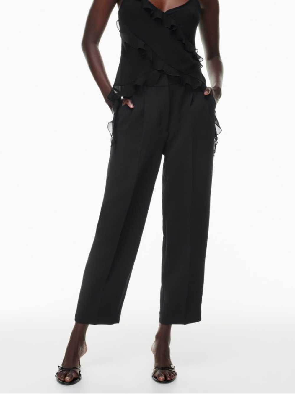 Aritzia Wilfred Carrot Pants Trousers in Black Size 2